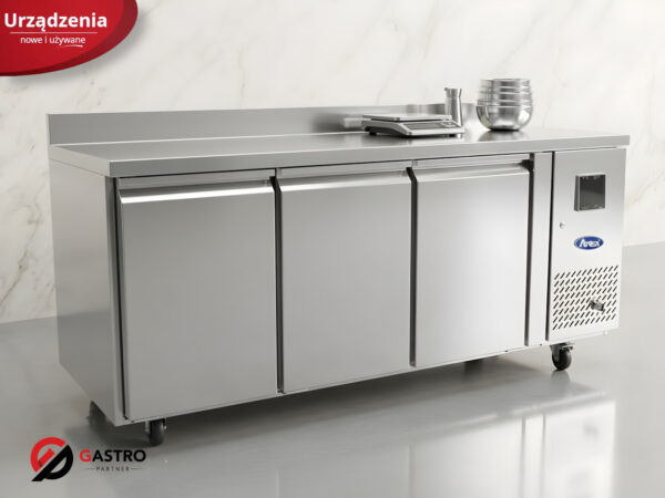 Stół chłodniczy 3-drzwiowy GN 1/1 linia 700 z rantem Atosa EPF 3432GR-SB